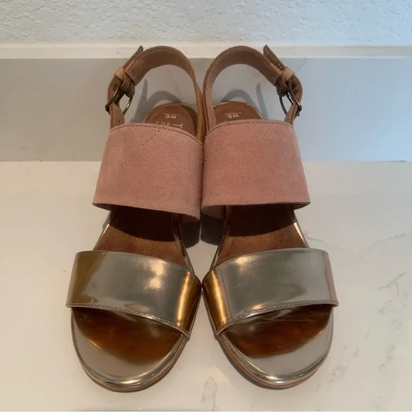 TOMS Pink and Gold Poppy Sandals - Picture 2 of 10